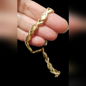 14kt yellow Gold Italy XOX bracelet Valentine's Day